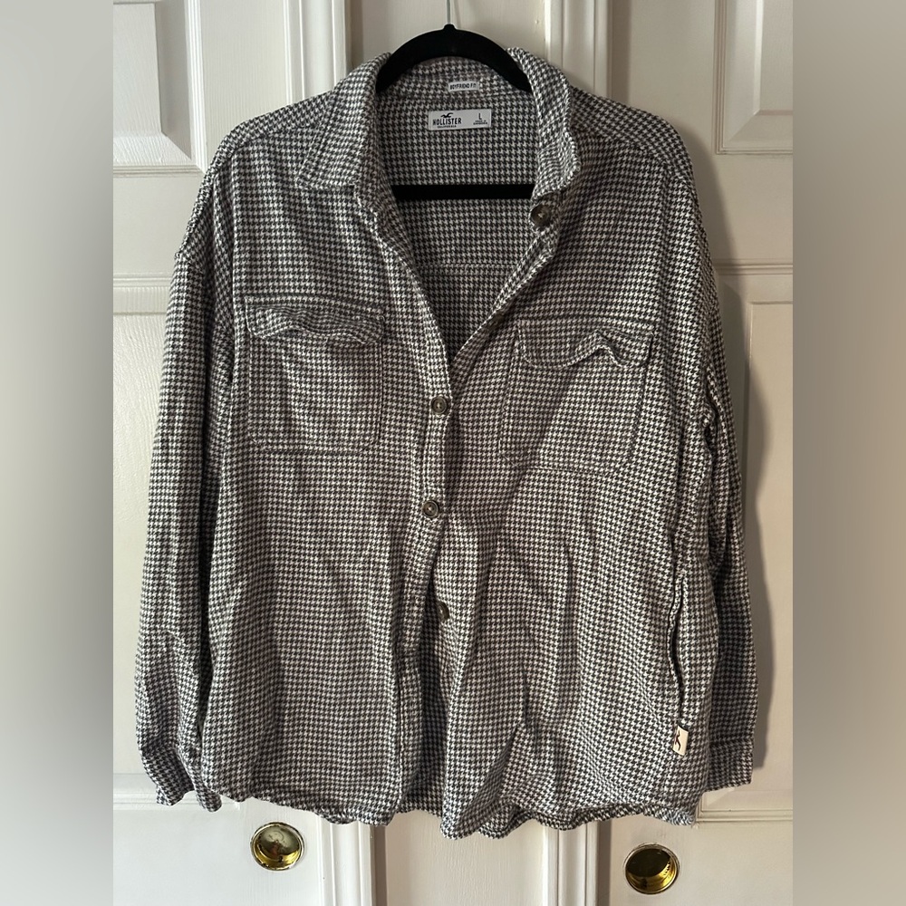 Hollister Black and White Houndstooth Shirt